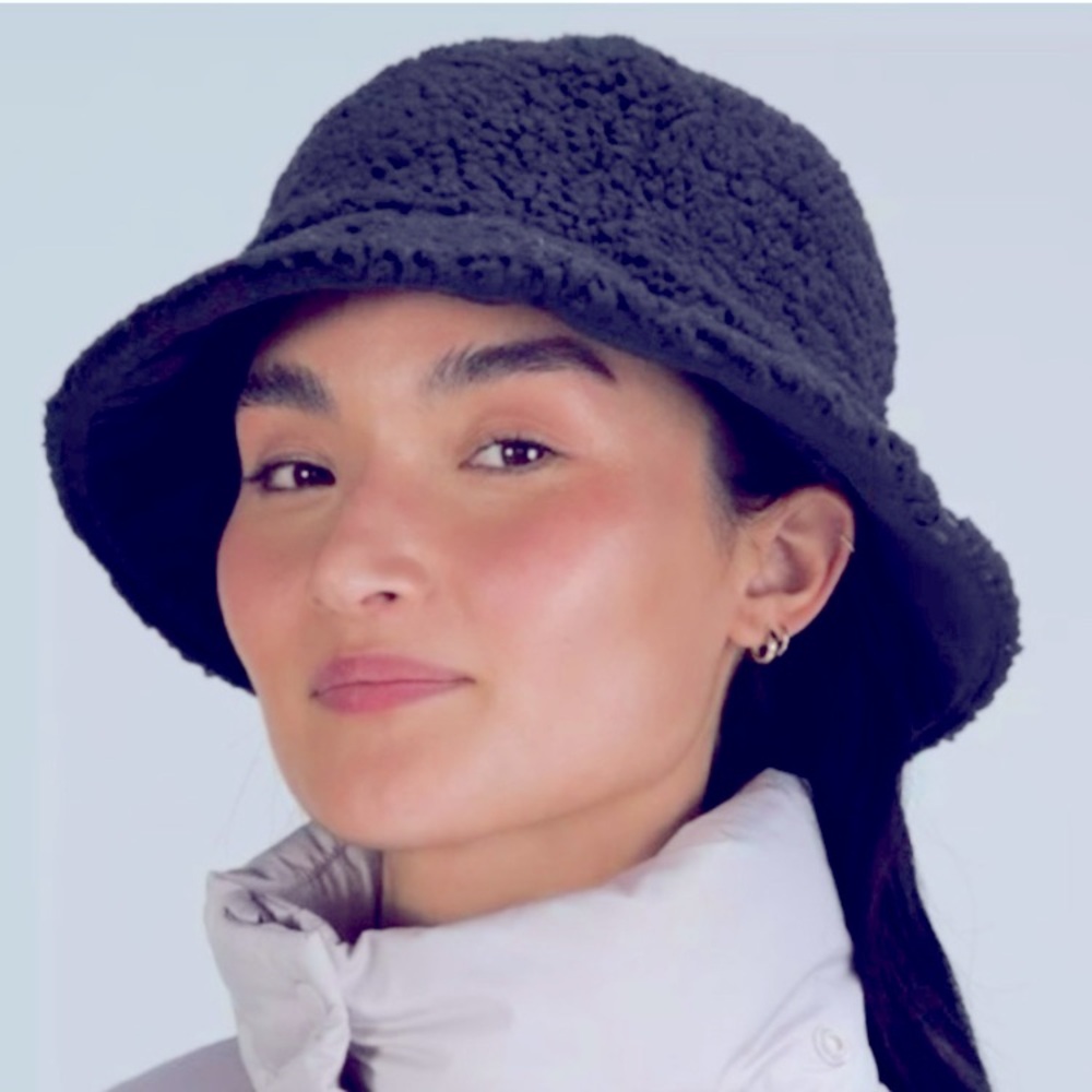 Lululemon Textured Black Bucket Hat NWT